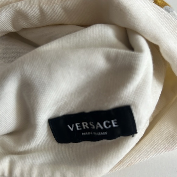 Versace baby hat used few times and in perfect condition - Picture 2 of 4